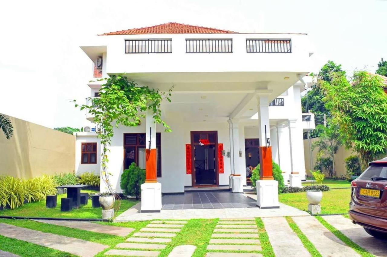 So What Boutique Hotel Негомбо Екстериор снимка