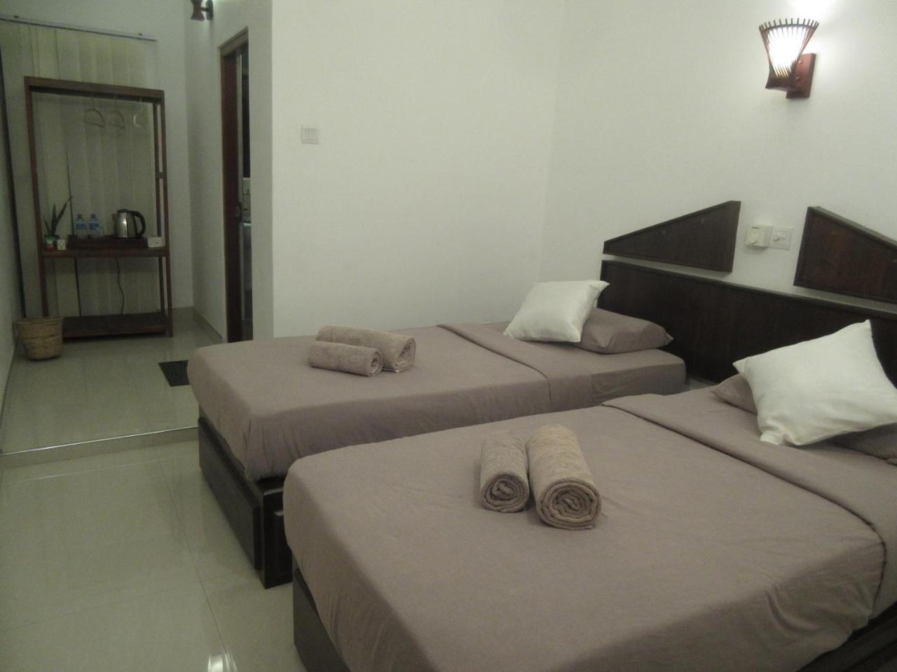 So What Boutique Hotel Негомбо Екстериор снимка